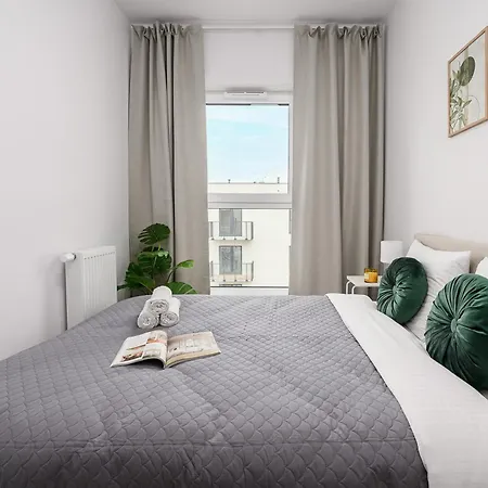 Lumina I 2br Near Orientarium Zoo I Parking I Balcony