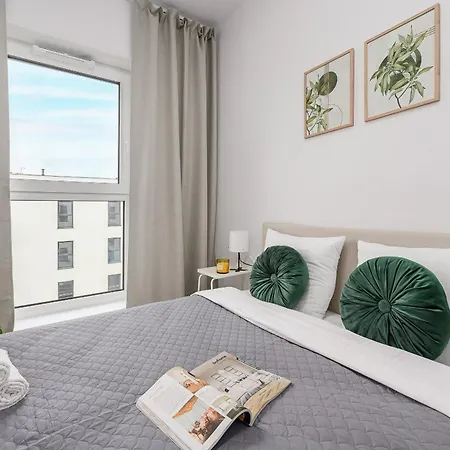 Lumina I 2br Near Orientarium Zoo I Parking I Balcony