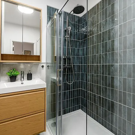 Lumina I 2br Near Orientarium Zoo I Parking I Balcony