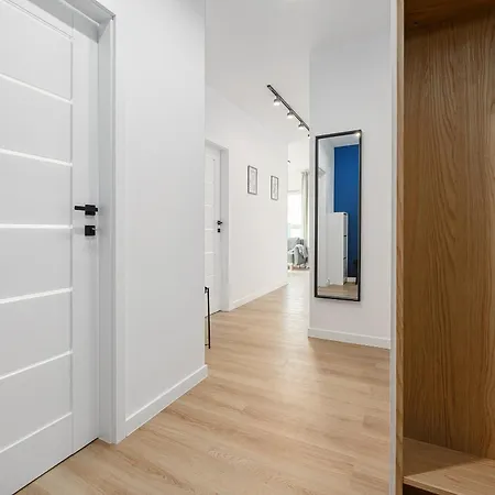 Lumina I 2br Near Orientarium Zoo I Parking I Balcony Appartamento
