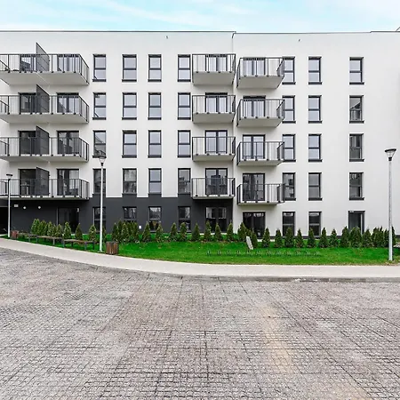 Lumina I 2br Near Orientarium Zoo I Parking I Balcony *